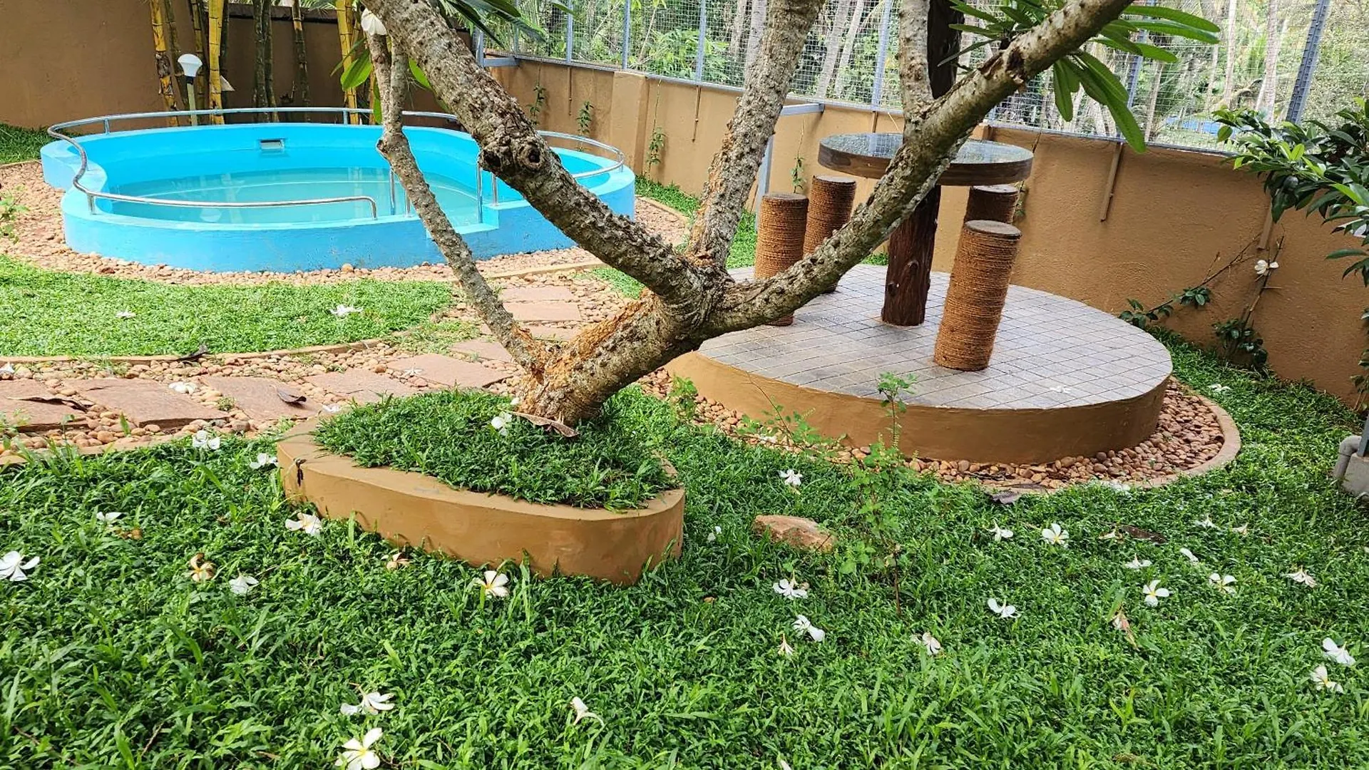 Cocoon Earth Home - Pool Villa Kovalam