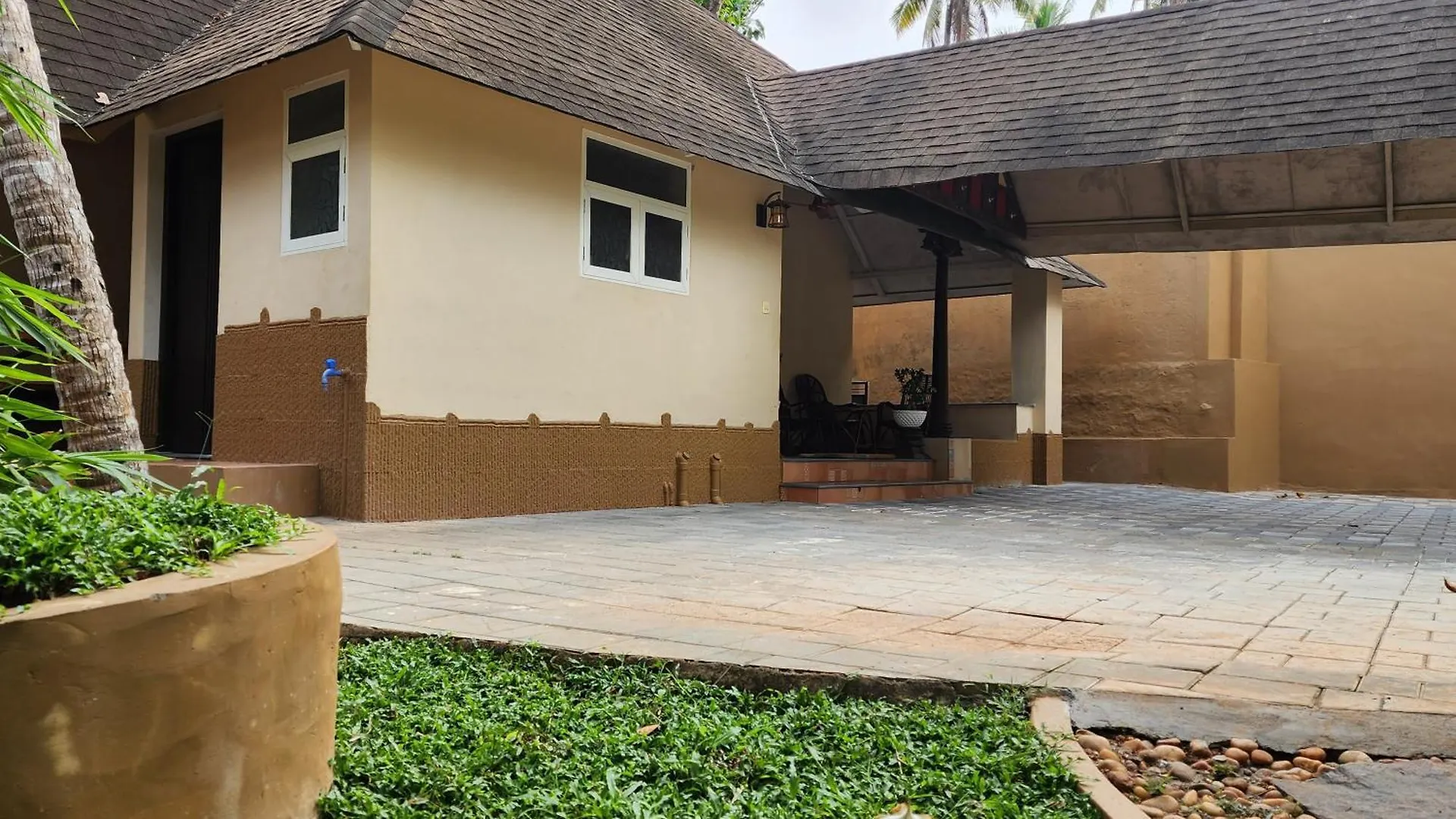 Cocoon Earth Home - Pool Villa Kovalam